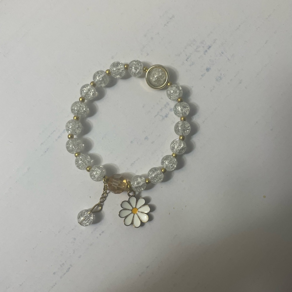 Daisy Charm Beaded Bracelet